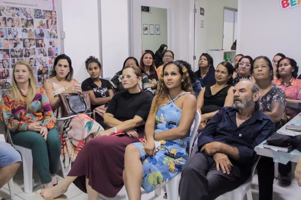 Teamarr reforça apoio a pais durante reunião do Grupo de Habilidades Sociais e Emocionais