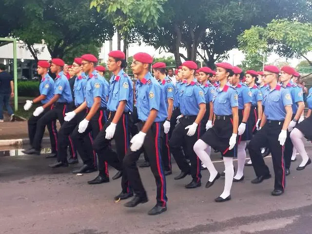 Colégios Estaduais Militarizados realizam solenidades de entrega de alamares a estudantes da capital e interior
