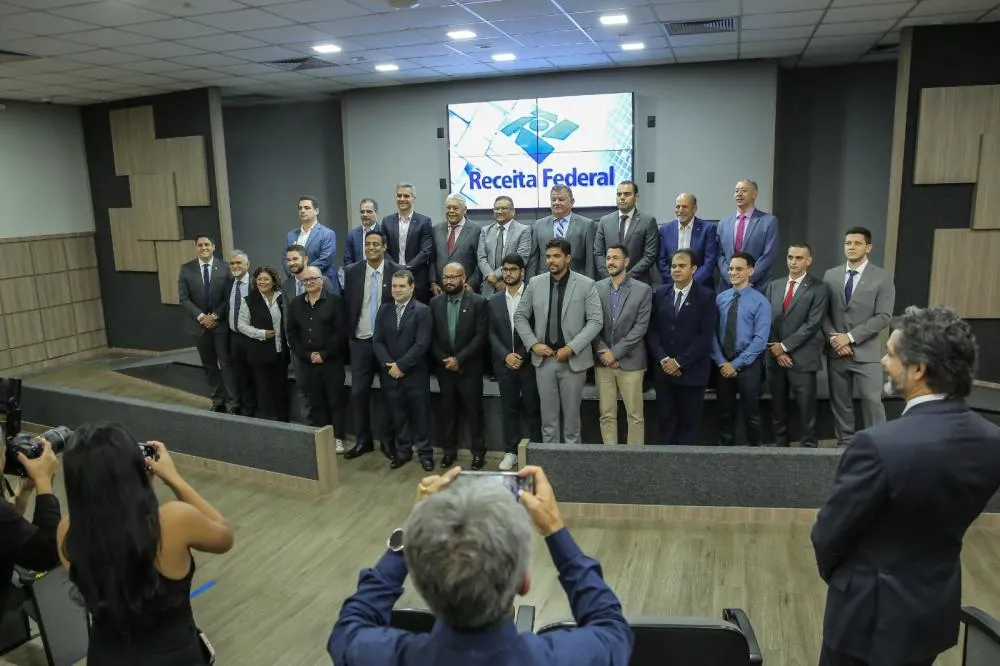 Deputados prestigiam posse de 13 novos servidores da Receita Federal em Roraima