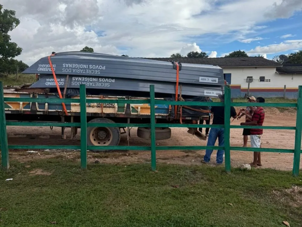 Governo de Roraima inicia entrega barcos a comunidades indígenas em seis municípios