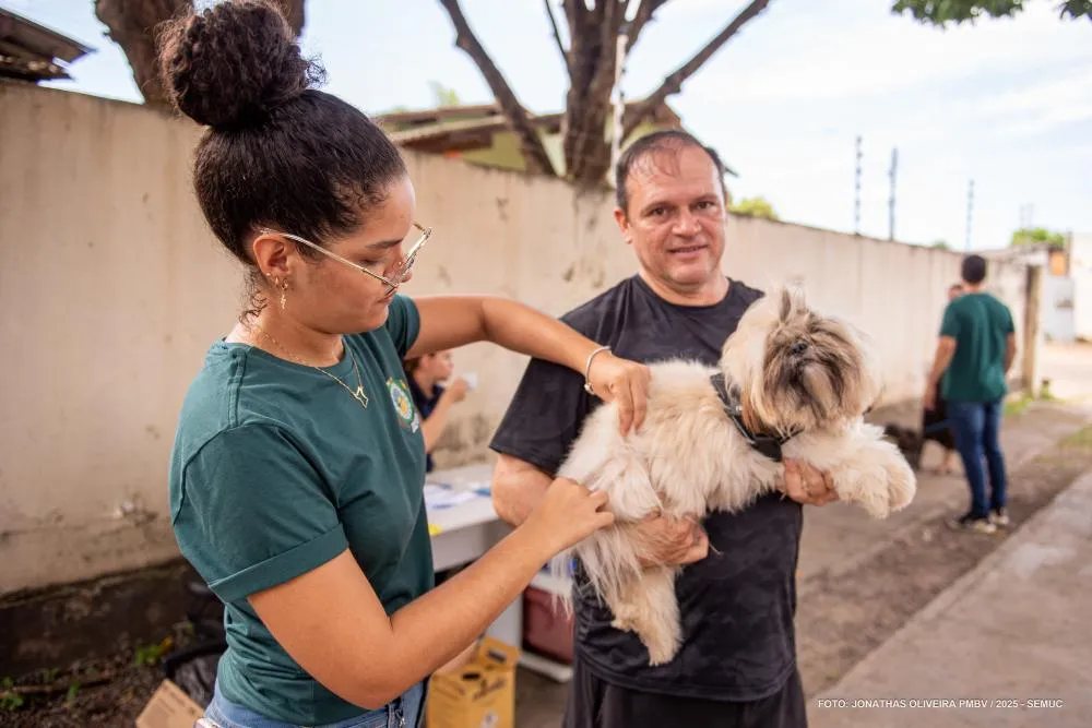 A meta da ação é imunizar 25 mil cães e gatos contra a doença