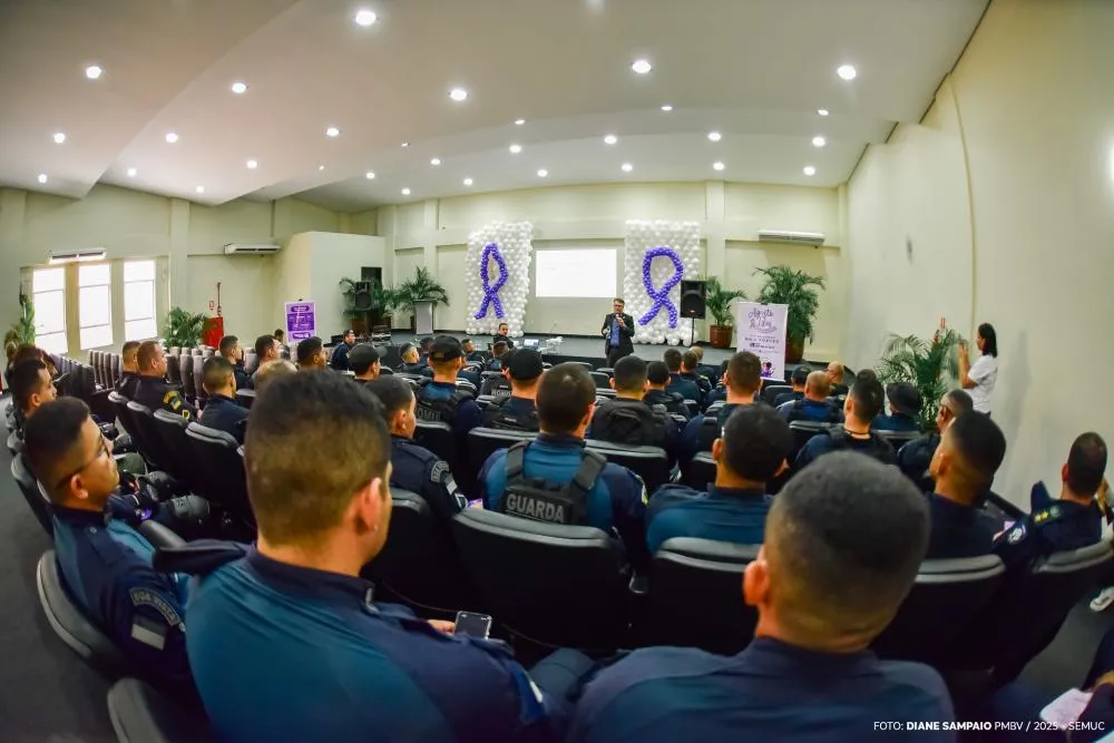 Guardas municipais participam de conversa sobre responsabilidade masculina no enfrentamento à violência contra a mulher