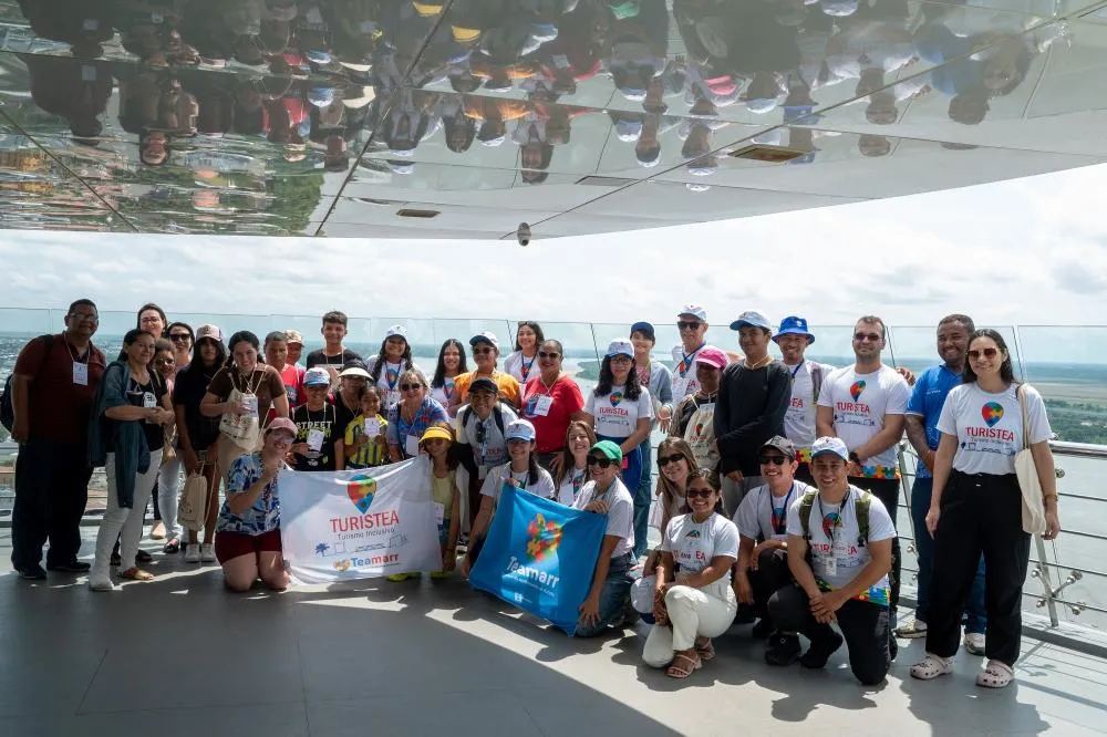 Crianças e adolescentes atendidos por projeto da ALERR fazem passeio em pontos turísticos de Boa Vista