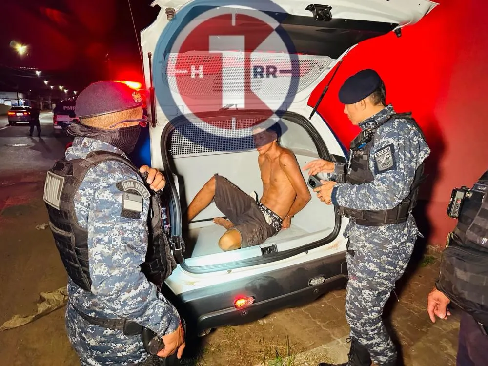 Jovem é baleado durante assalto; criminosos fogem e sofrem acidente, um é preso