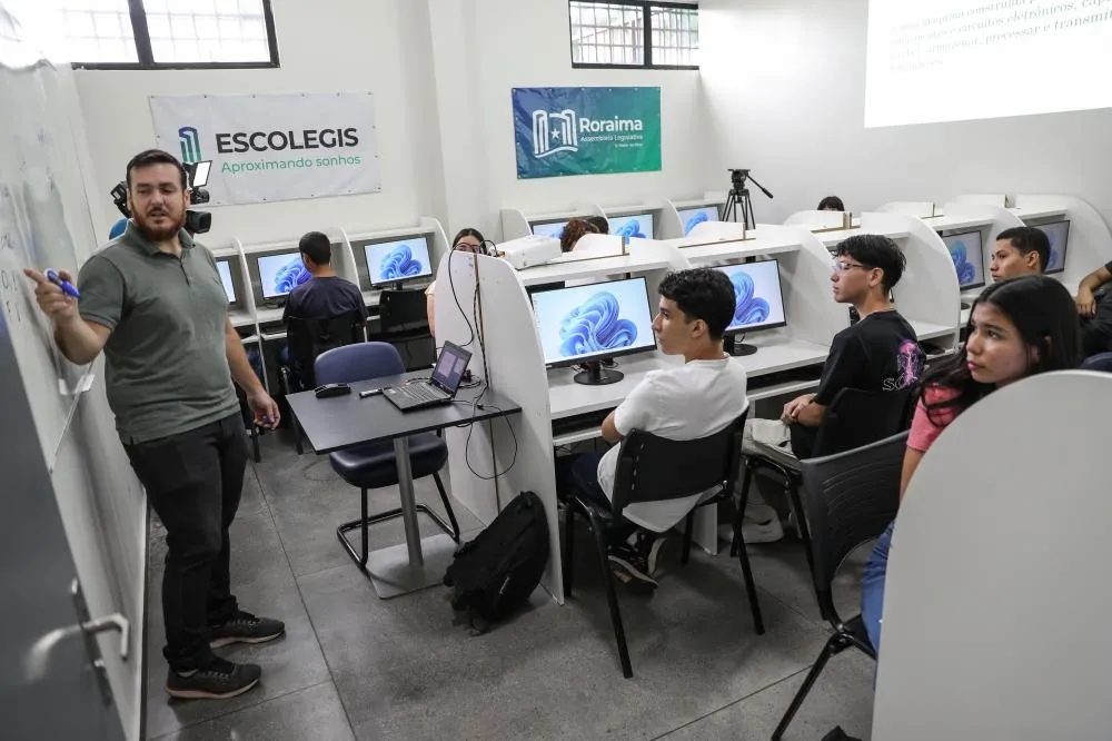 Escolegis abre inscrições para cursos gratuitos de informática