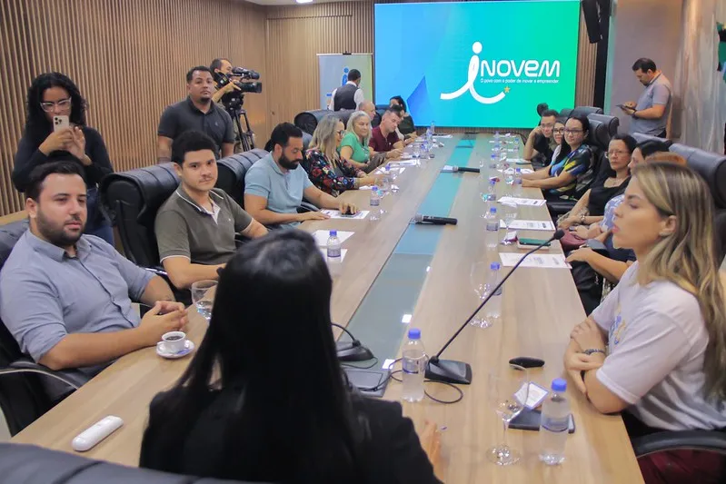 'Conexão Financeira’ capacita professores de matemática para terceiro ciclo do projeto Encontro reuniu 14 docentes da rede estadual de ensino, na noite desta quarta-feira (1º), na Assembleia Legislativa de Roraima
