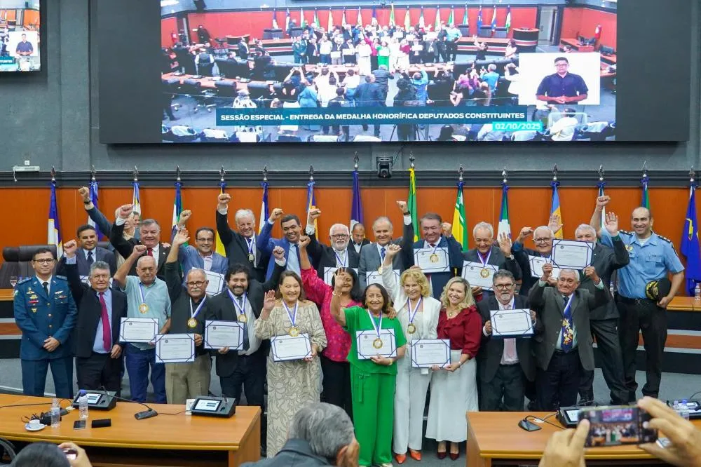 Assembleia Legislativa entrega comenda inédita a deputados constituintes de Roraima