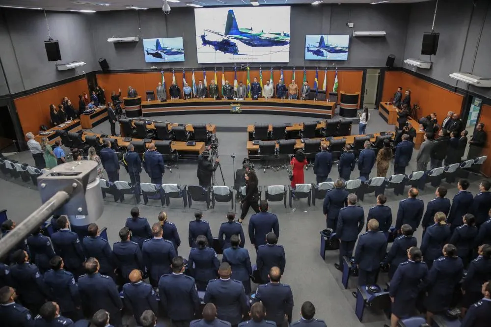 ALERR aprova homenagens a militares e à Base Aérea de Boa Vista