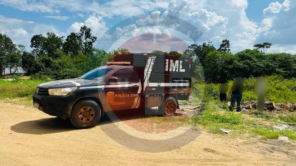 Homem é Vítima de Violência Extrema e Tem Corpo Encontrado Envolto em Colchão na Capital