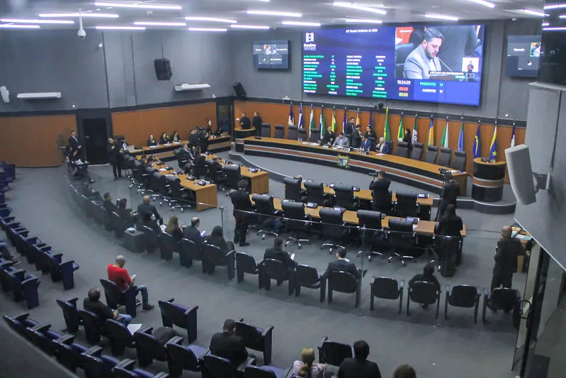 Deputados aprovam requerimentos para realização de sessões solenes e itinerante