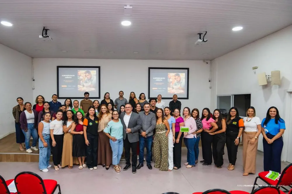 Palestra orienta sobre uso consciente do crédito e reforça importância do planejamento financeiro
