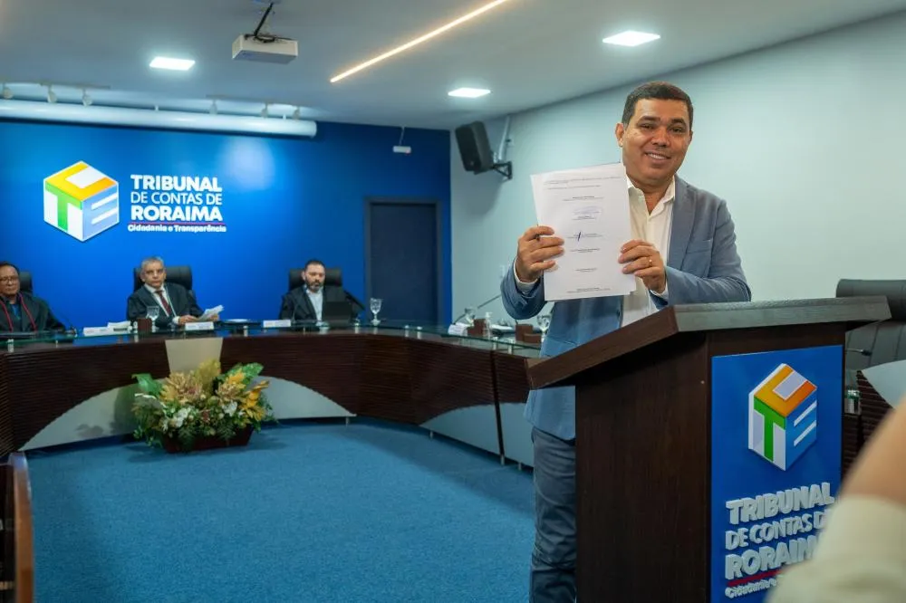 Presidente da ALERR participa da assinatura de acordo que reforça a transparência das emendas