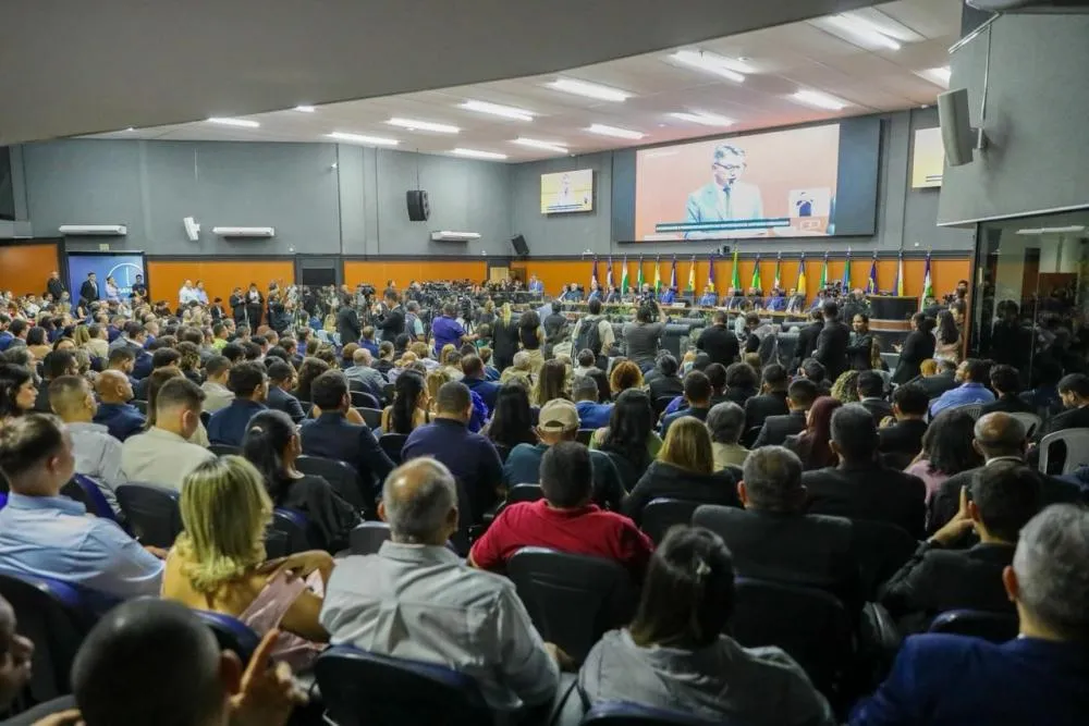 Antonio Denarium encerra ciclo com balanço de gestão e transmite cargo de governador a Edilson Damião