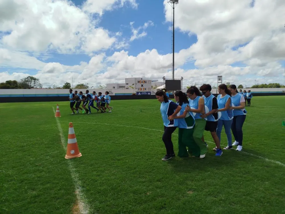 Prática do esporte vira porta de entrada para emprego em mutirão do Governo