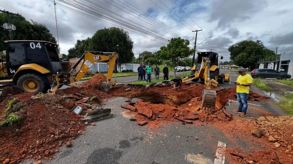Caer realiza manutenção na rede de esgotamento sanitário em rua do bairro Caranã